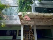 Prédio comercial na estrada da Cachamorra