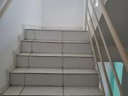 Prédio inteiro onde funcionava um agência de veículos