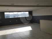 Prédio inteiro à venda ou para locação em Vila Carbone SP