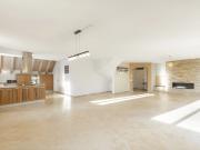 Prächtige Maisonette Wohnung in Colombier Selten zu...