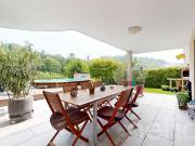 Prächtige Villa mit Pool in Orbe