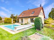 Prächtige Villa mit Swimmingpool und Garten ohne Vis à vis Prächtige Villa mit Swimmingpool und Garten ohne Vis à vis