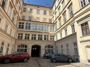 Prachtvolle Beletage mit Balkon in Bestlage am Rochusmarkt!