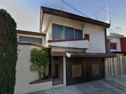 Práctica, Amplia Y Acogedora Casa De 2 Niveles Ubicada...