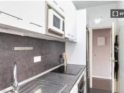 Práctico piso amueblado en Sants