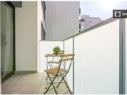 Práctico y moderno piso totalmente amueblado a poca... Práctico y moderno piso totalmente amueblado a poca...