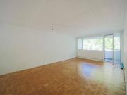 Praktisch aufgeteilte 2 Zimmer Wohnung mit Loggia in...