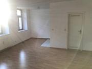 Praktische 1 Zimmer mit Laminat und Dusche in...
