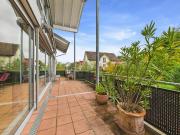 PRAKTISCHES HOME OFFICE MIT SEPARATEM ZUGANG