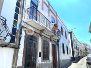 Prdio Tradicional com Dois Apartamentos no Corao de...