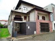 2 habitaes T3 e 2 espaos comerciais