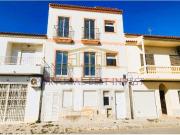 Prdio em Silves com 3 apartamentos para recuperar