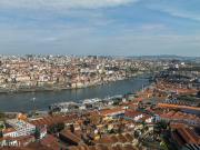 Prdio para reabilitao no Candal, Gaia, com vista rio