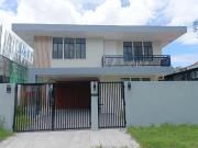 Pre owned House and Lot for Sale in Paranaque 2Storey...