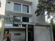 Pre venta de Casa con 5 estudios