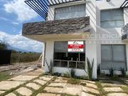 PRE VENTA DE CASA DE DOS NIVELES EN FRACC. RINCON DE LAS...