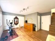 PRECIOSA CASA ADOSADA TOTALMENTE REFORMADA DE 4...