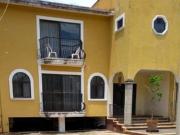 PRECIOSA CASA CON ALBERCA EN VENTA UBICADA EN HACIENDA...