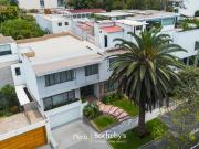 Preciosa casa con diseño Suizo original en San Isidro