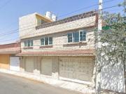 PRECIOSA CASA CON LOCALES COMERCIALES EN VENTA DE REMATE...