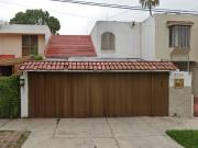 PRECIOSA CASA CON VIAS DE ACCESO COMO AV PATRIA Y AV...