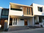 PRECIOSA CASA COTO PRIV 3 RECS C/BAÑO ESTAR TV Y TERRAZA