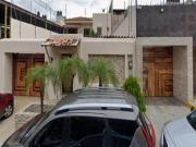 PRECIOSA CASA DE 300m2, EN CASTILLO BRETON EN VENTA!