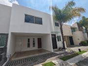 Preciosa casa de 3 recámaras en Rinconada Santa Fe cerca...