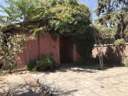 Preciosa casa de autor, diferente a todas, con gran terreno