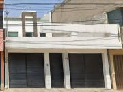 PRECIOSA CASA DE DOS NIVELES, CON UNA EXCELENTE UBICACIÓN