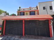 PRECIOSA CASA DE DOS NIVELES EN VENTA, CON UNA EXCELENTE...