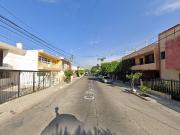 PRECIOSA CASA DOS NIVELES EN GUADALAJARA. OPORTUNIDAD...