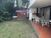 Preciosa casa en calle cerrada con mucha luz y ubicación...