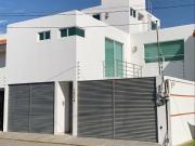 PRECIOSA CASA EN CAMINO REAL