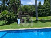 PRECIOSA CASA EN CUERNAVACA CON VIGILANCIA GRAN ALBERCA...