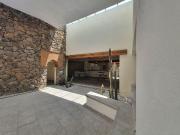 Preciosa Casa en Juriquilla, 3 Niveles, TRIPLE ALTURA,...