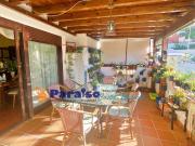 Dúplex pareado con piscina privada, jardín y apartamento...