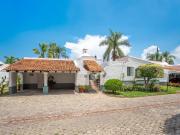 Preciosa casa en la seguridad de villas del tepalo!