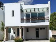 Preciosa Casa en Lomas de Angelopolis, ubicadisima cerca...