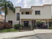 PRECIOSA CASA EN PRIVILEGIADA ZONA AL SUR DE LA CIUDAD