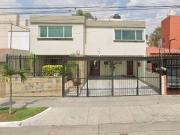 Preciosa casa en remate en Bosques de la Victoria,...