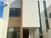 Renta la casa perfecta: comodidad, estilo y ubicación