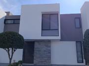 PRECIOSA CASA EN RENTA, EL REFUGIO