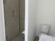 preciosa casa en renta en calle con vigilancia