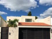 PRECIOSA CASA EN RENTA EN PRIVADA HACIENDA XCUMPICH CON...