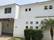 PRECIOSA CASA EN RESIDENCIAL DIAMANTE, GRANJAS DEL...