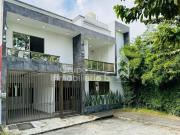 Preciosa CASA EN VENTA con recámara en planta baja en...
