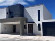 PRECIOSA CASA EN VENTA EN CERRADA LOMAS CON RECAMARA EN...