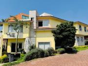 Preciosa Casa en Venta en Colinas del Bosque