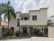 PRECIOSA CASA EN VENTA EN CONTRY MONTERREY NUEVO LEON A...